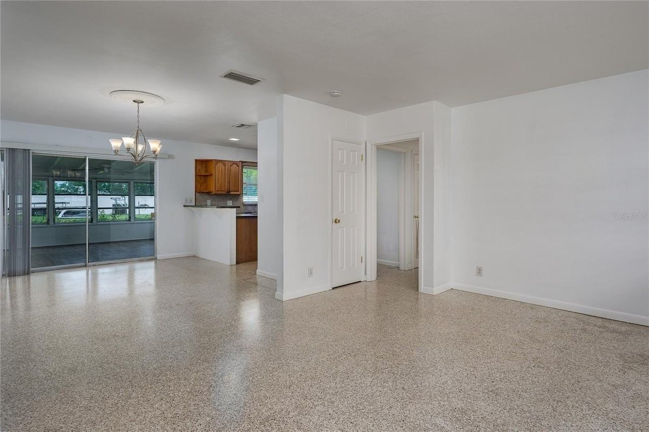 1225 Casabella Dr - Photo 5 of 34