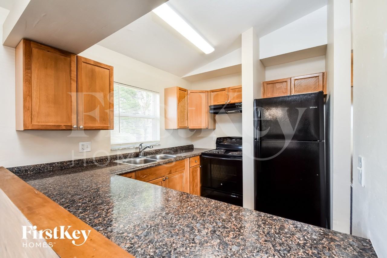 1612 Neave - Photo 6 of 16
