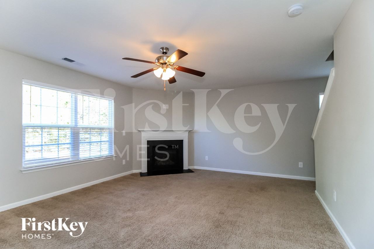 1541 Weatherend Dr - Photo 3 of 15