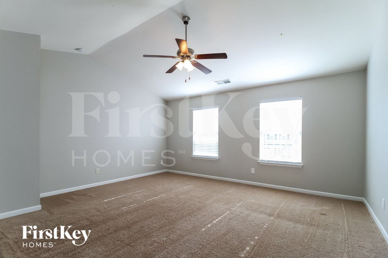 1541 Weatherend Dr - Photo 7 of 15