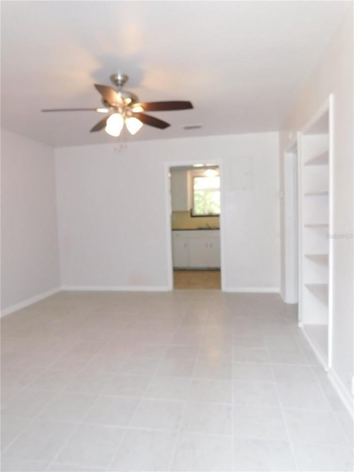 552 Ne 5th Ave - Photo 5 of 14