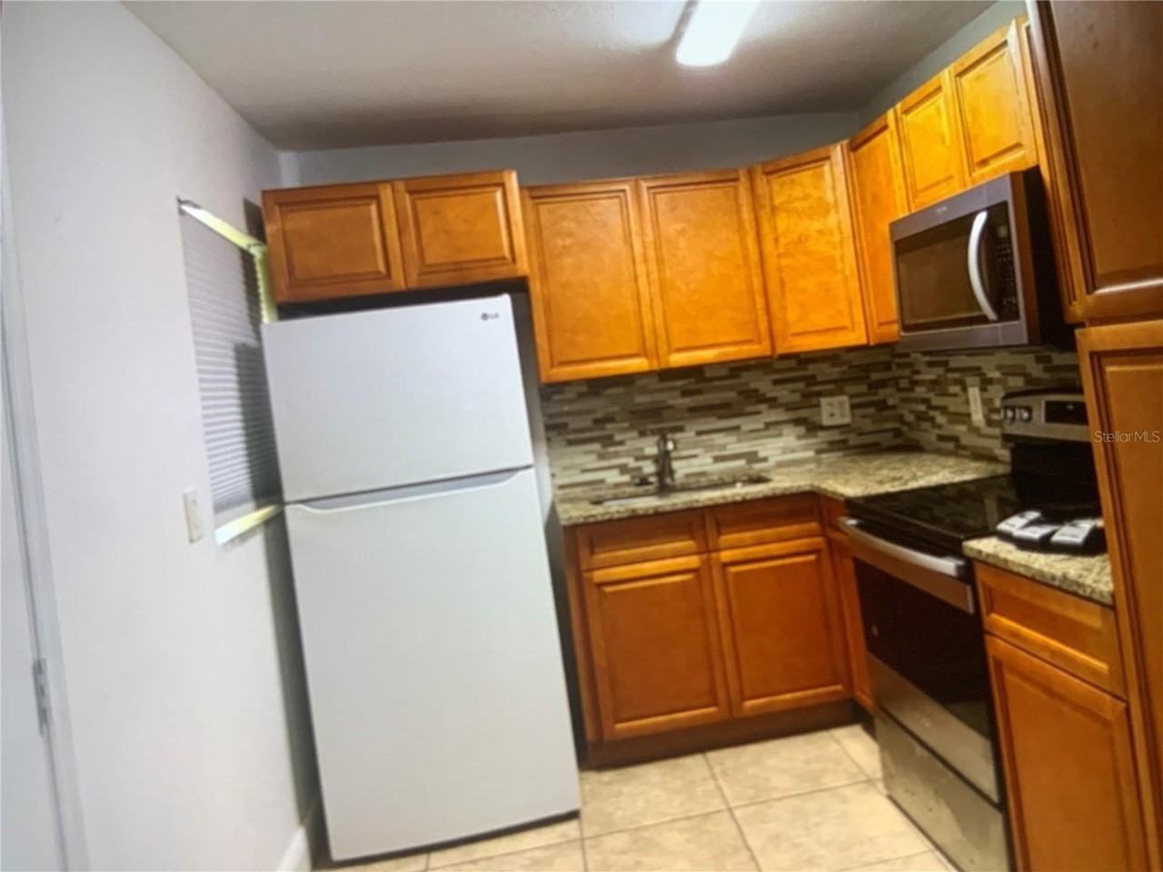 1205 Avenue L - Photo 2 of 11