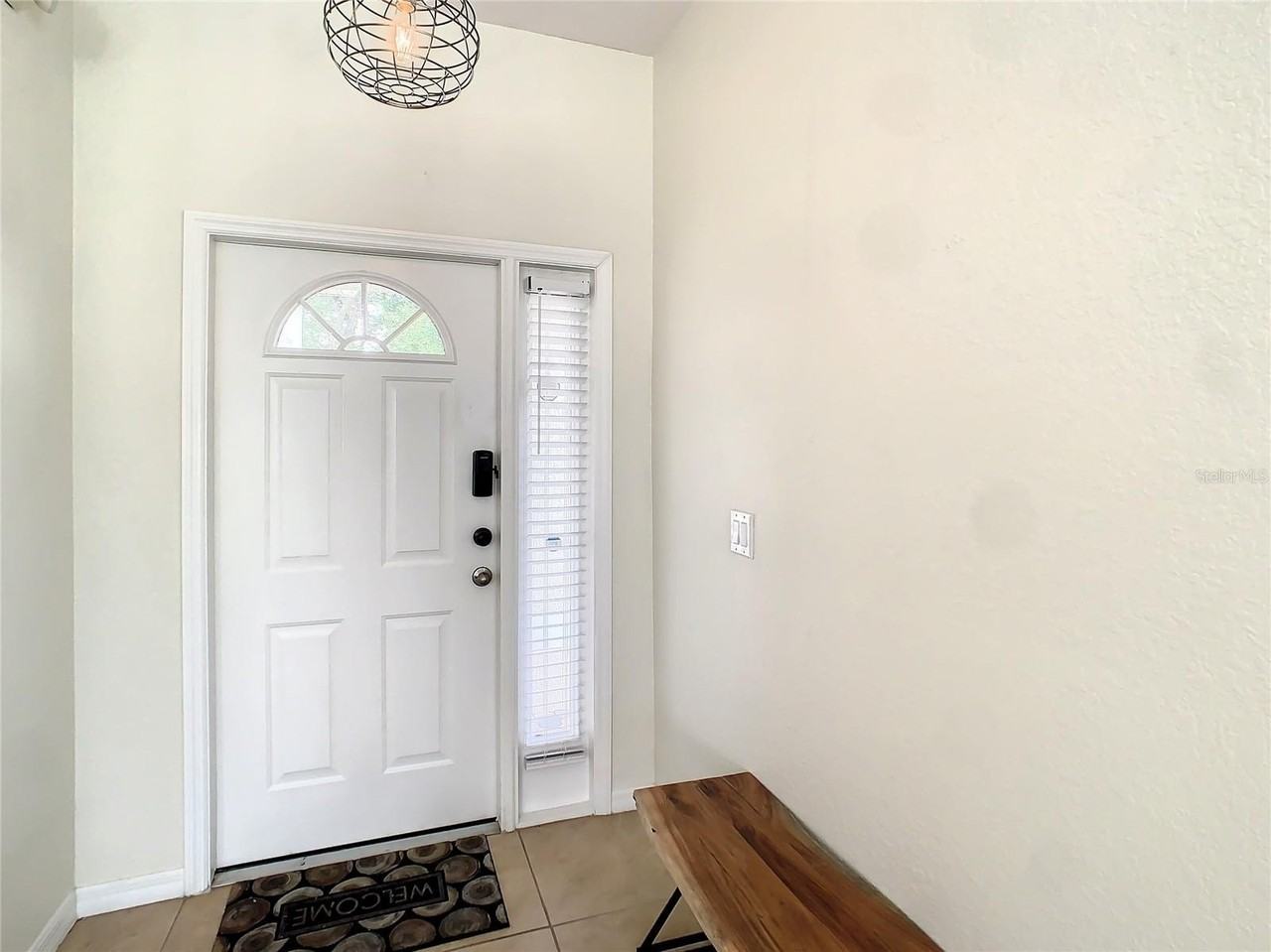 246 Herring St - Photo 4 of 48