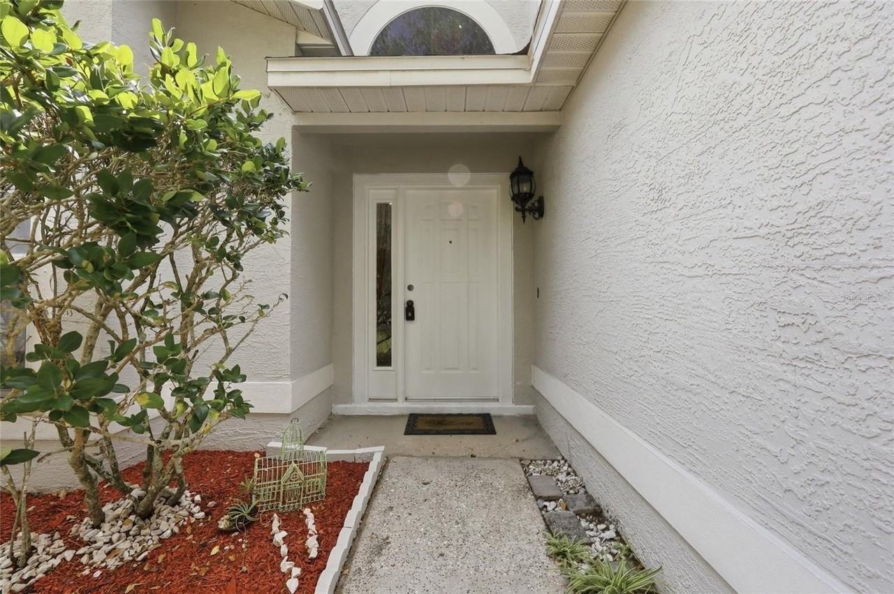 13200 Mallard Cove Blvd - Photo 3 of 50
