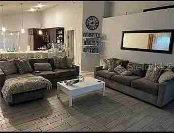 555 Beasley Ct - Photo 3 of 6