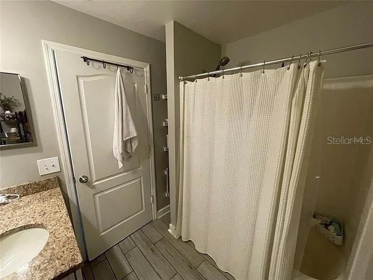 555 Beasley Ct - Photo 5 of 6