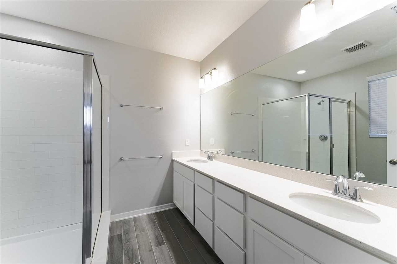 12172 Plumpton Dr - Photo 3 of 25