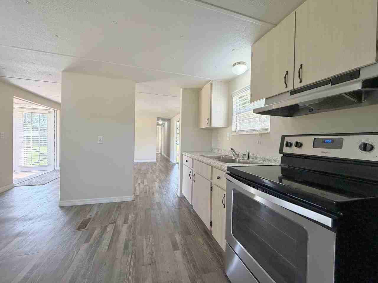 10580 Sw 105th Ave - Photo 7 of 34