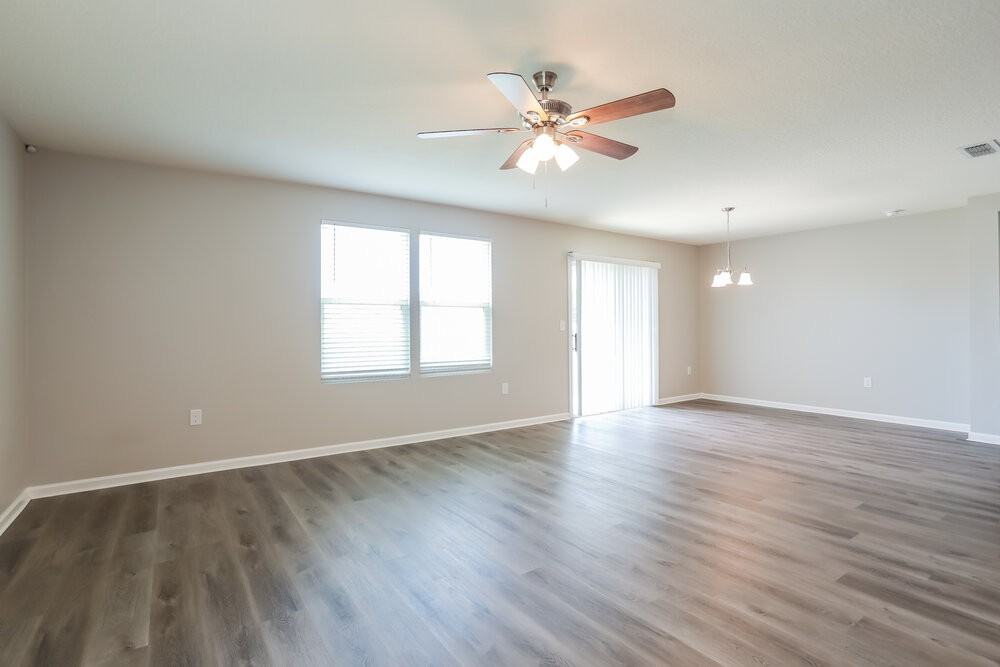 2096 Pebble Point Dr - Photo 5 of 19