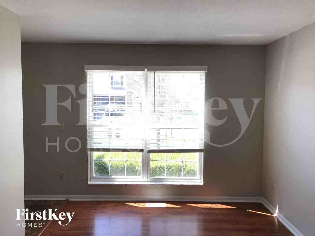 1162 Moneca St - Photo 2 of 15