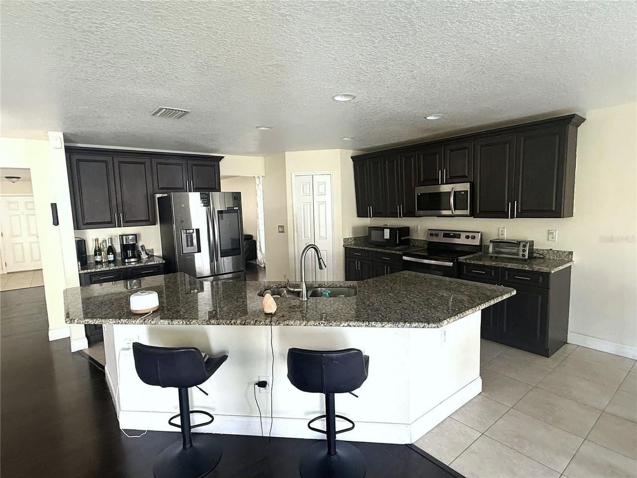 30909 Sonnet Glen Dr - Photo 3 of 33