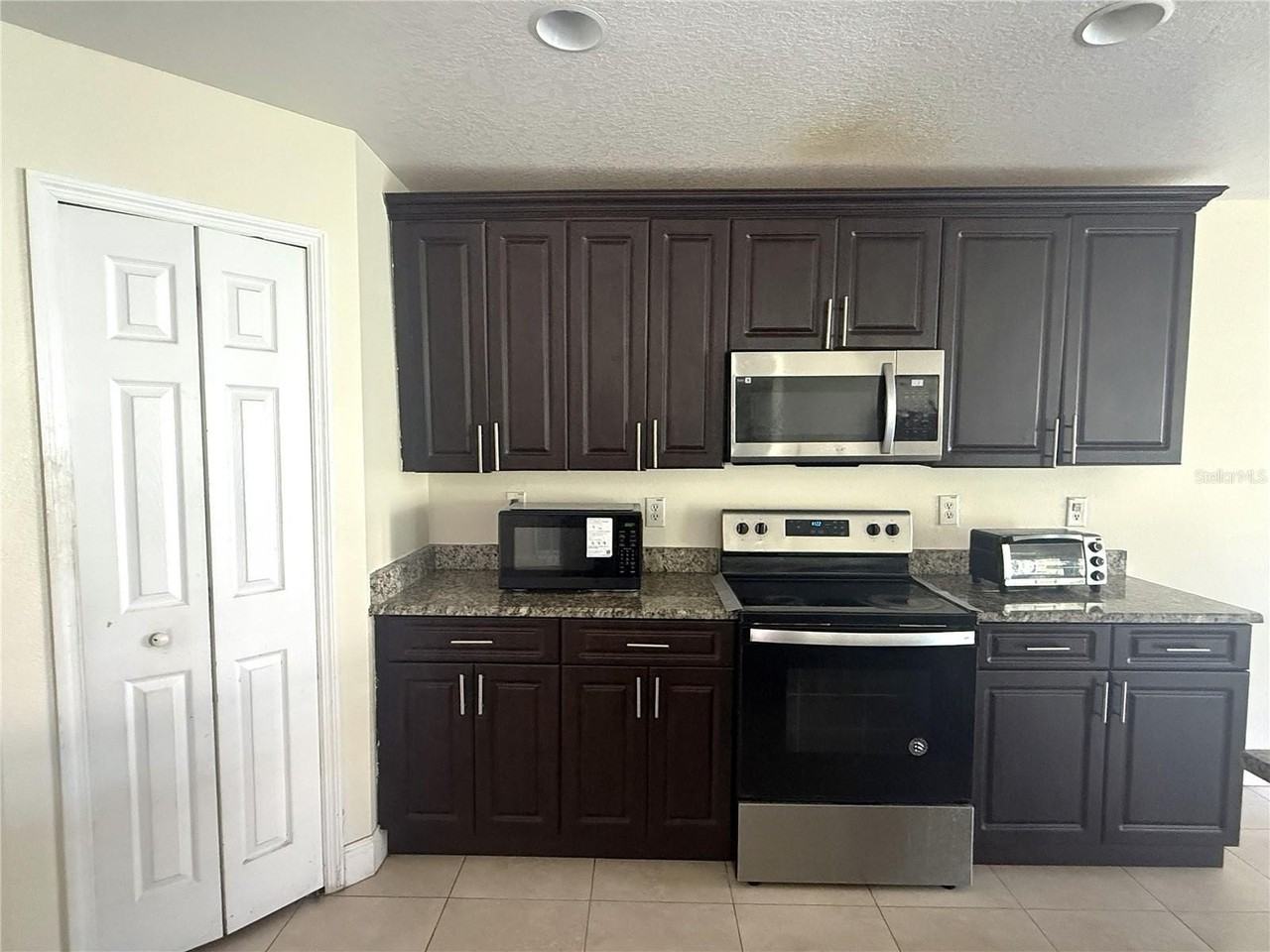 30909 Sonnet Glen Dr - Photo 4 of 33