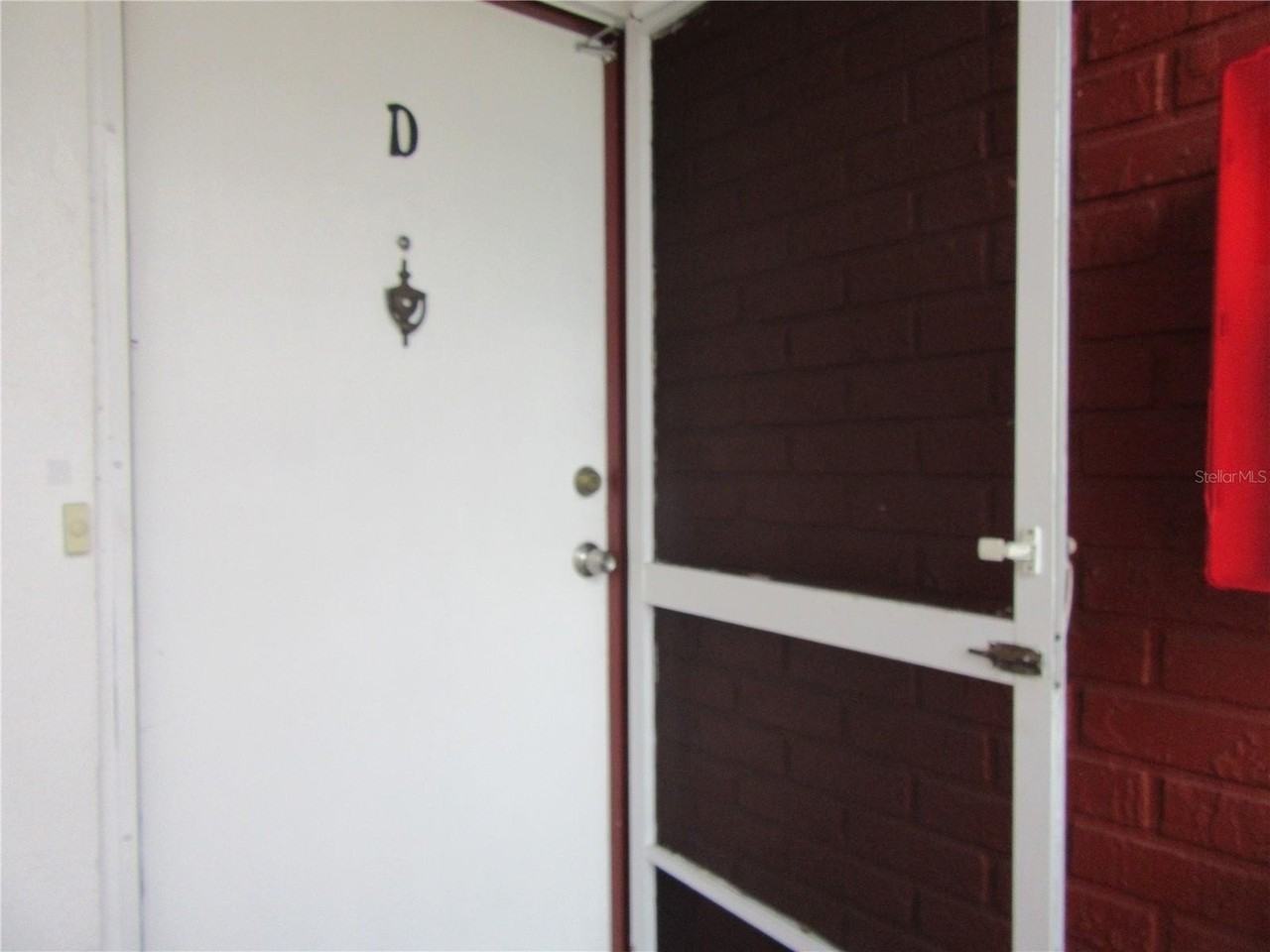 1310 83rd Ave N #D - Photo 5 of 30