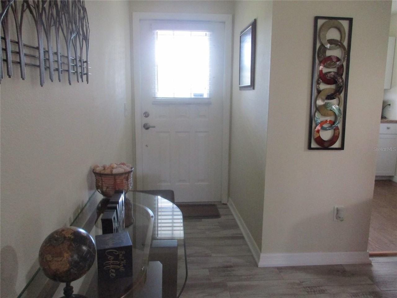 471 Insull Ct - Photo 2 of 24
