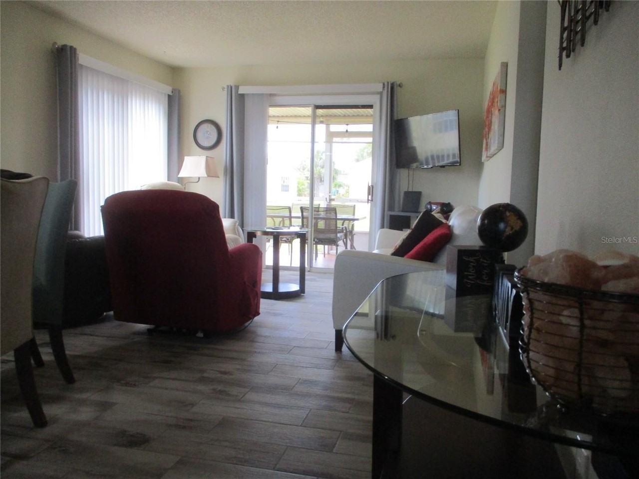 471 Insull Ct - Photo 4 of 24