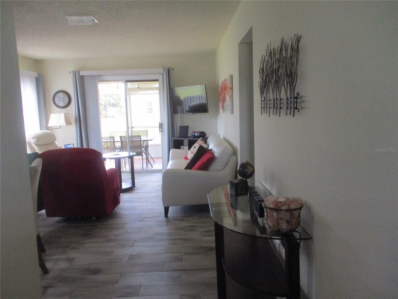 471 Insull Ct - Photo 5 of 24