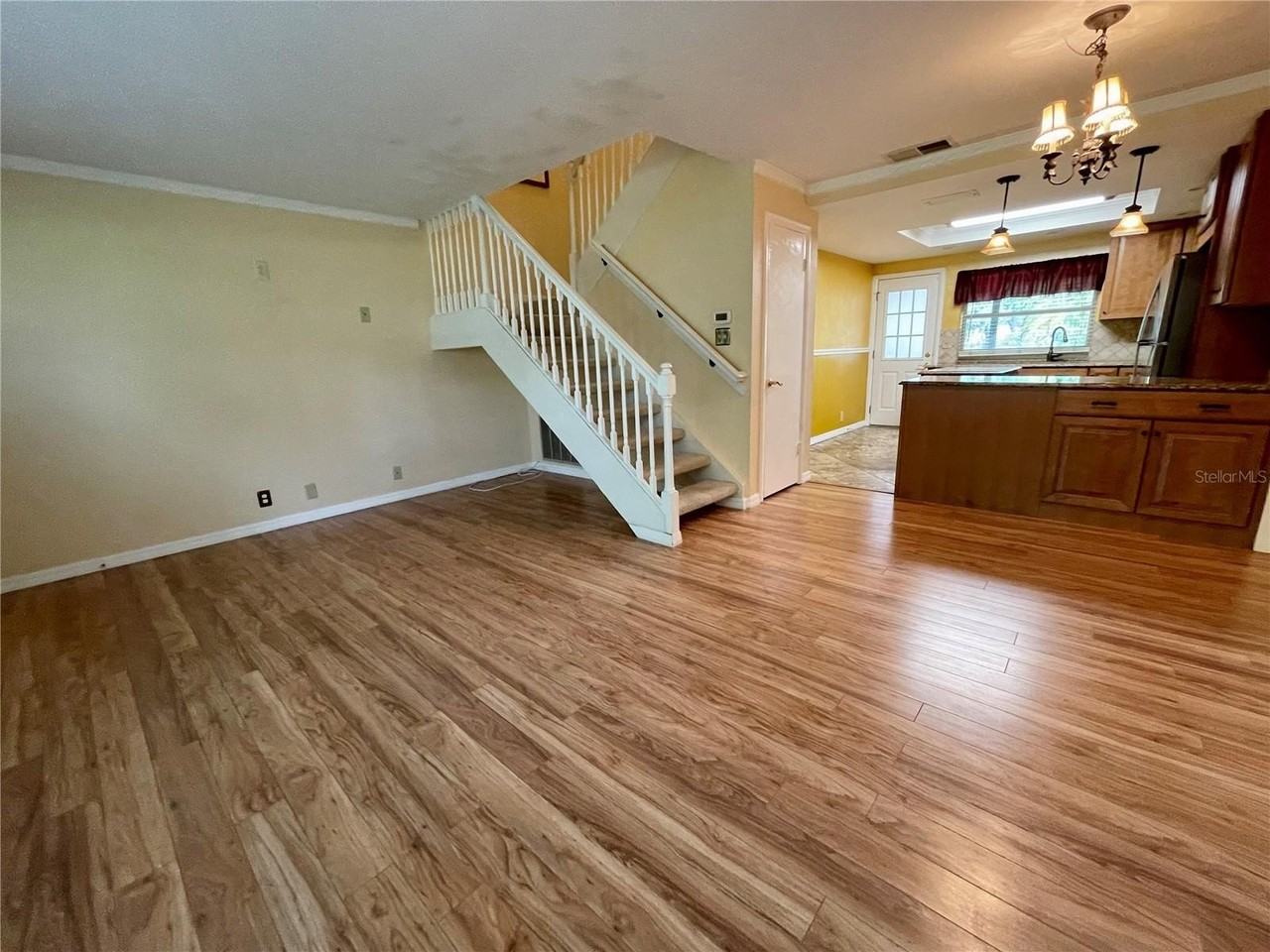 14803 Lake Forest Dr - Photo 4 of 22