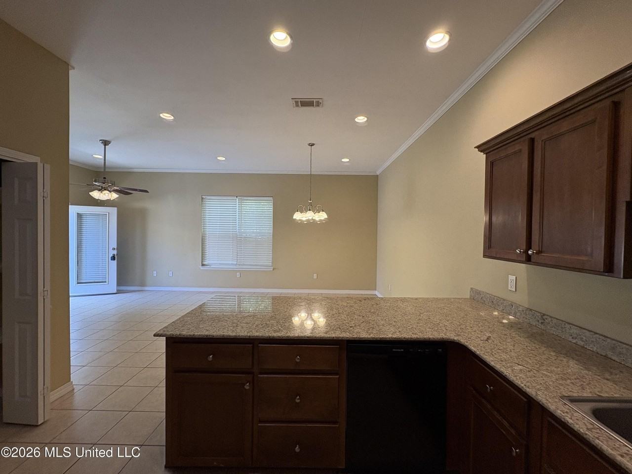 120 Earle Taylor Ln - Photo 4 of 17