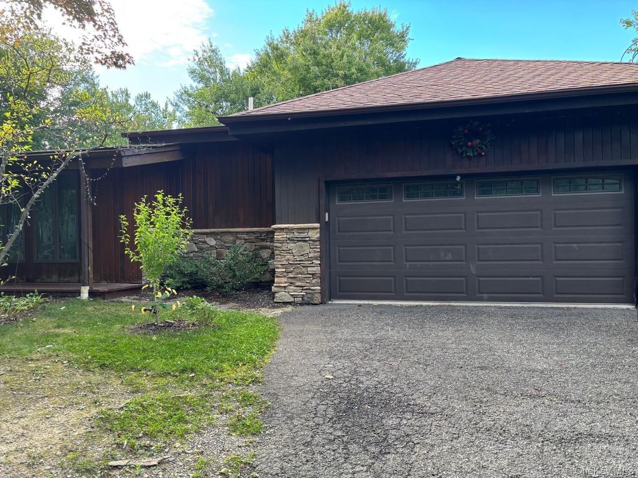 43 Tephanic Ave - Photo 2 of 15