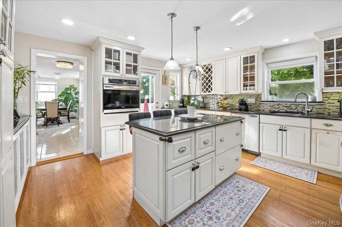 5 Quintard Dr - Photo 3 of 27