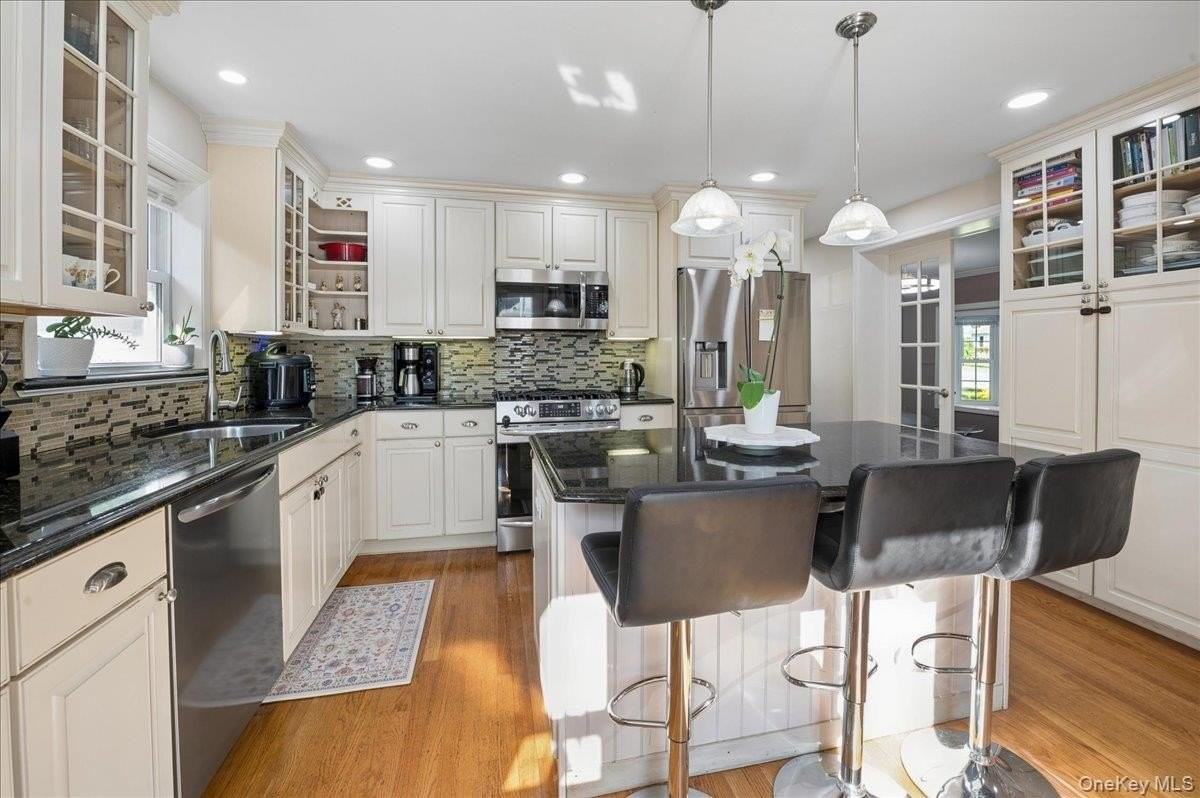 5 Quintard Dr - Photo 4 of 27
