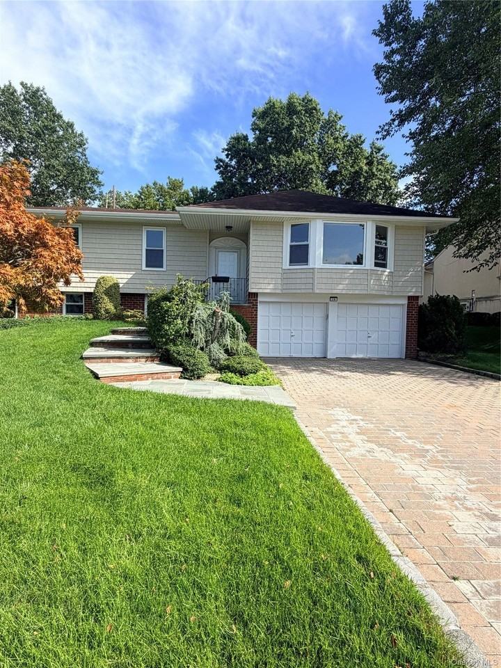 19 Carriage Rd - Photo 2 of 2