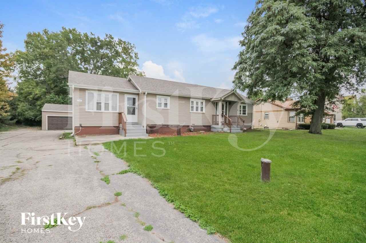 0N611 Gary Ave - Photo 2 of 16