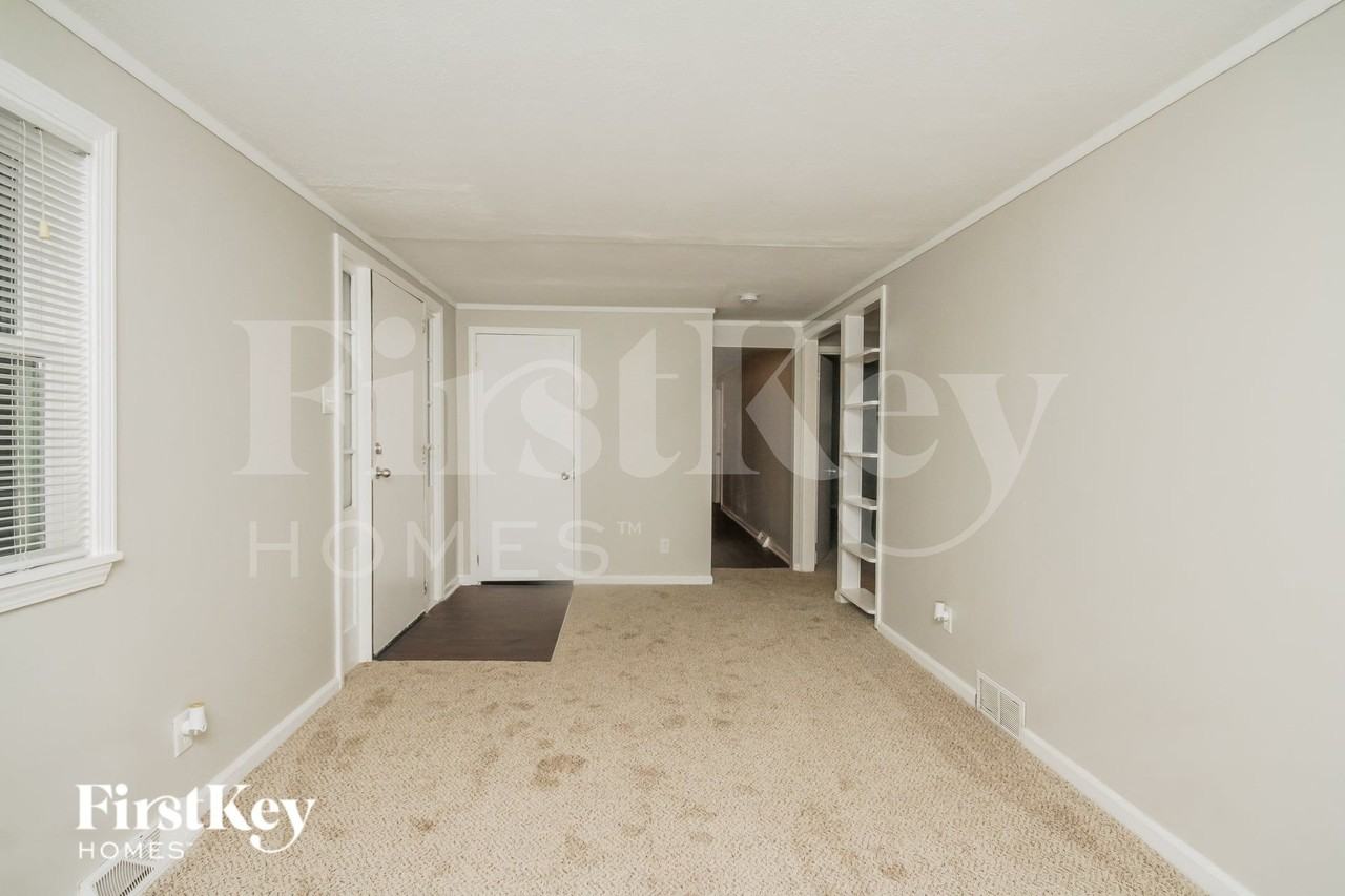 0N611 Gary Ave - Photo 7 of 16