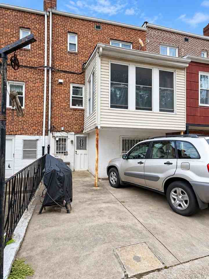 5262 79th St - Photo 2 of 3
