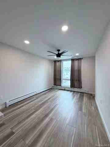 958 Liberty Ave #2ndFL - Photo 4 of 20