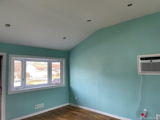 1703 Manatuck Blvd - Photo 6 of 18