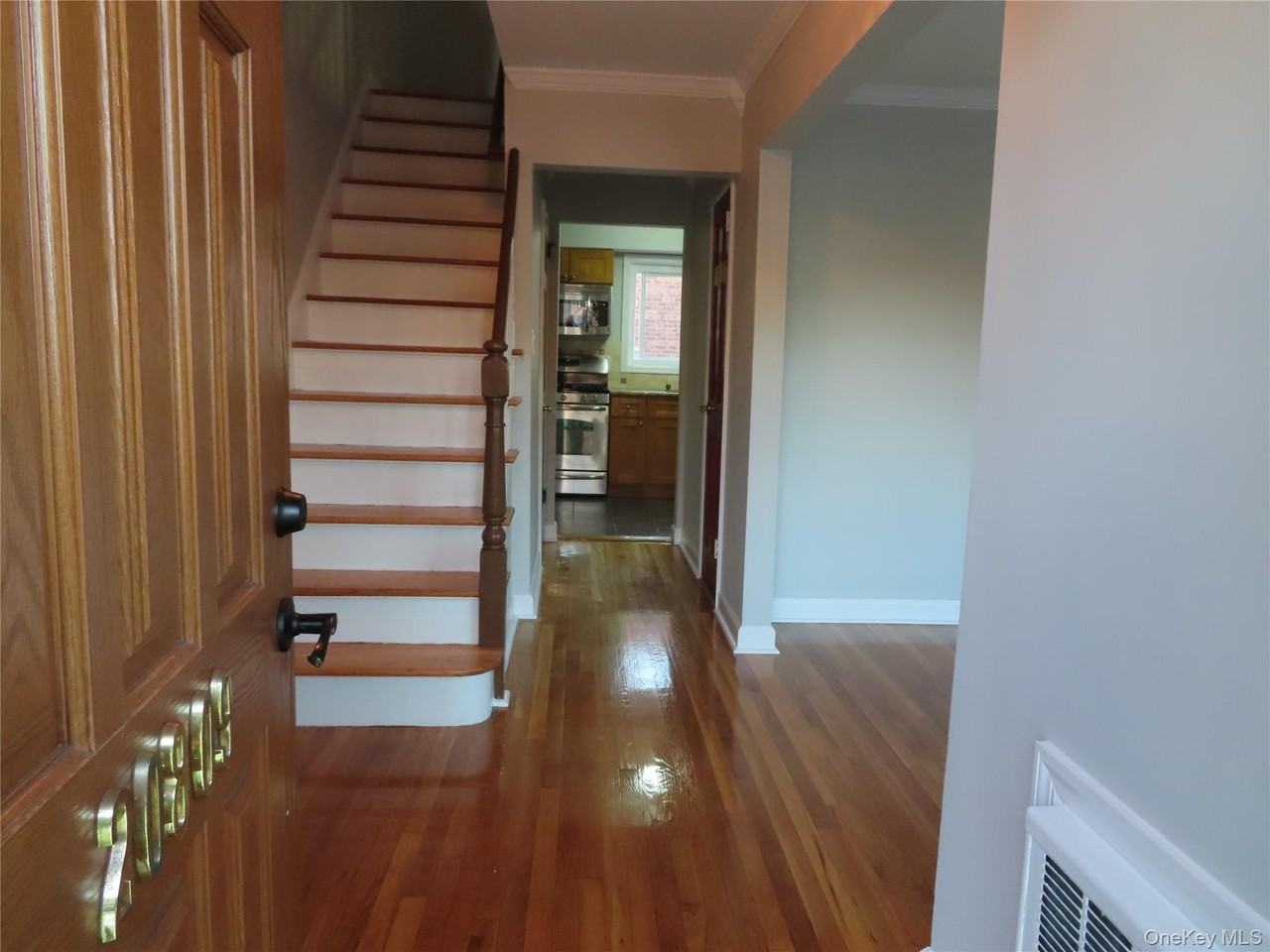 20809 Bardwell Ave - Photo 2 of 13