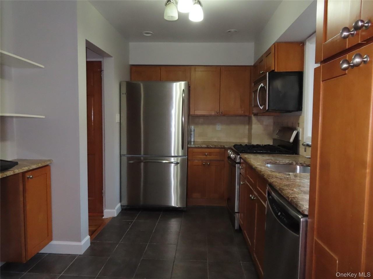 20809 Bardwell Ave - Photo 3 of 13