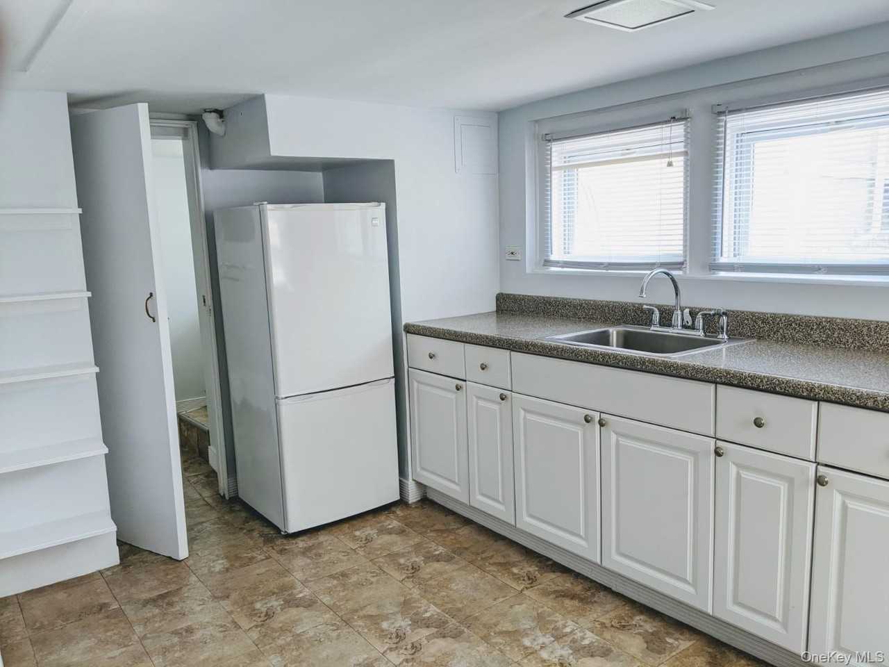 28 E Walnut St - Photo 2 of 7