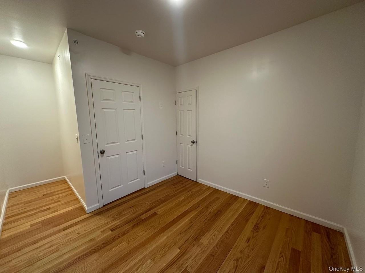 31 Benkard Ave - Photo 6 of 22