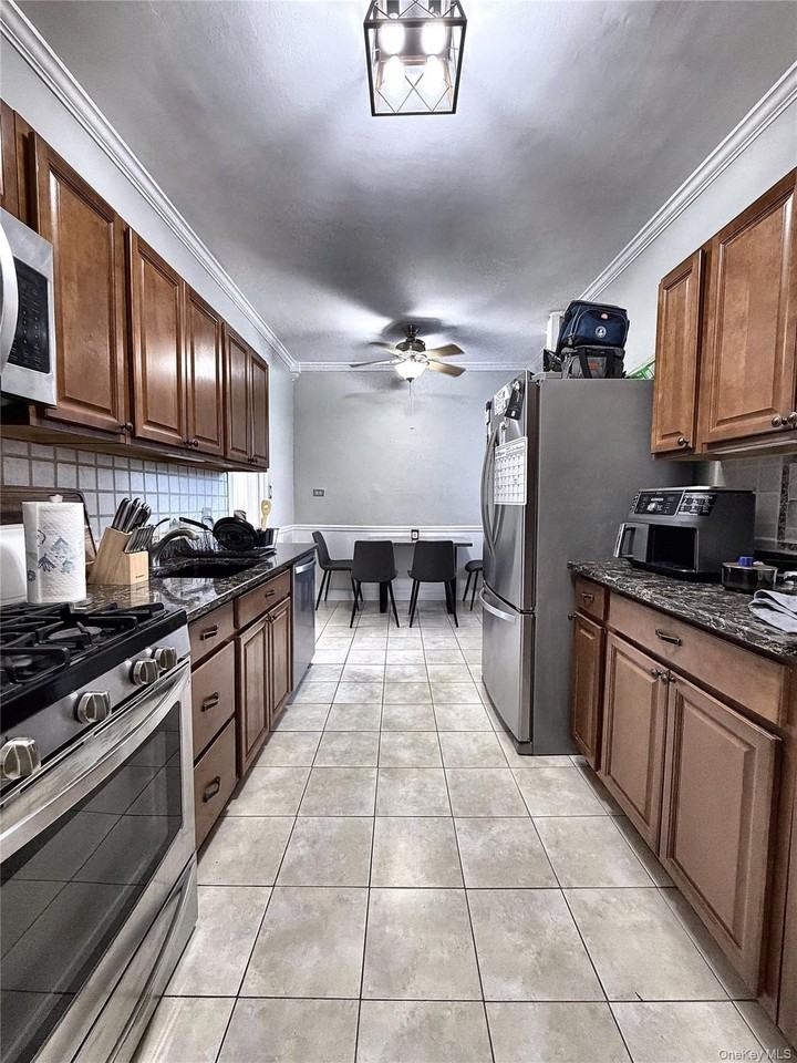 60 Broad St W #2M - Photo 6 of 11