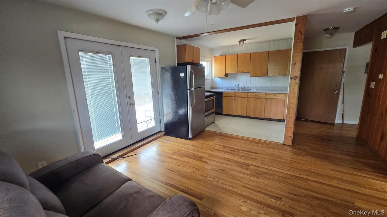 511 Haight Ave - Photo 3 of 10