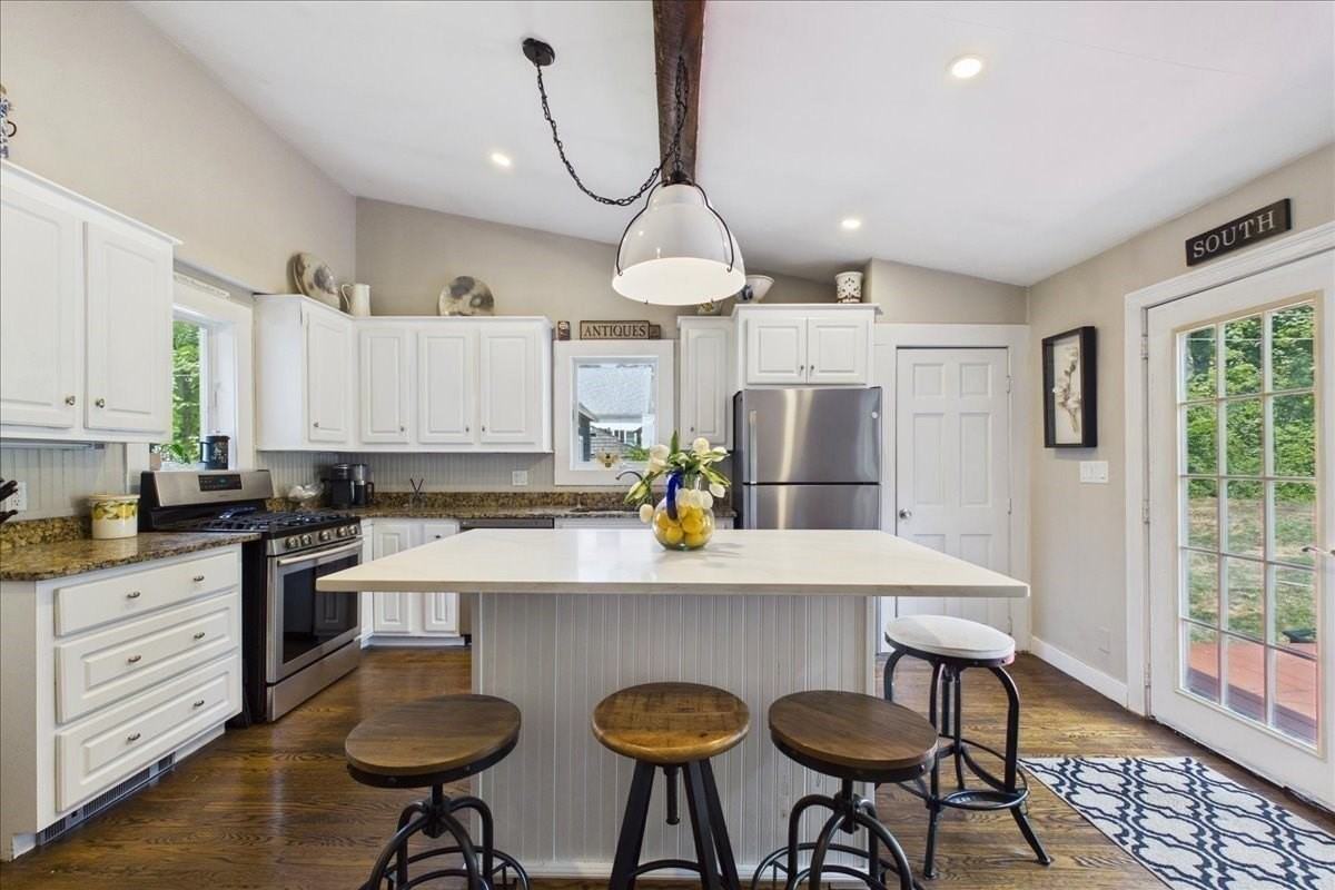 74 Park Ave W #74 - Photo 5 of 16