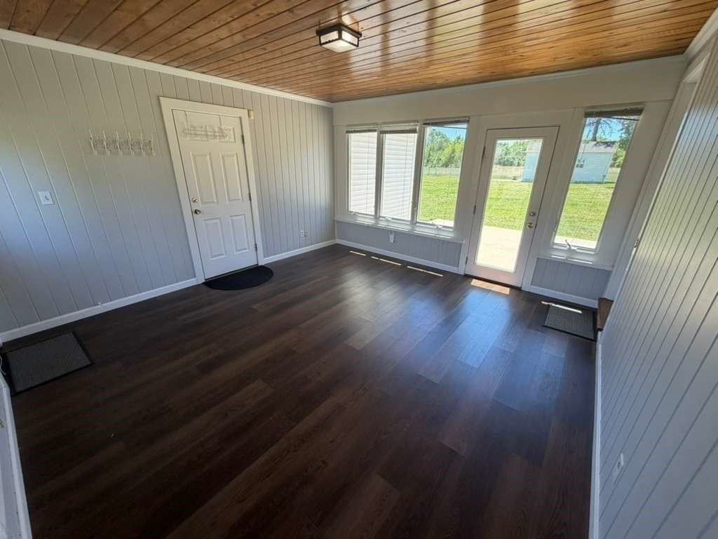 91 Pleasant St - Photo 3 of 16
