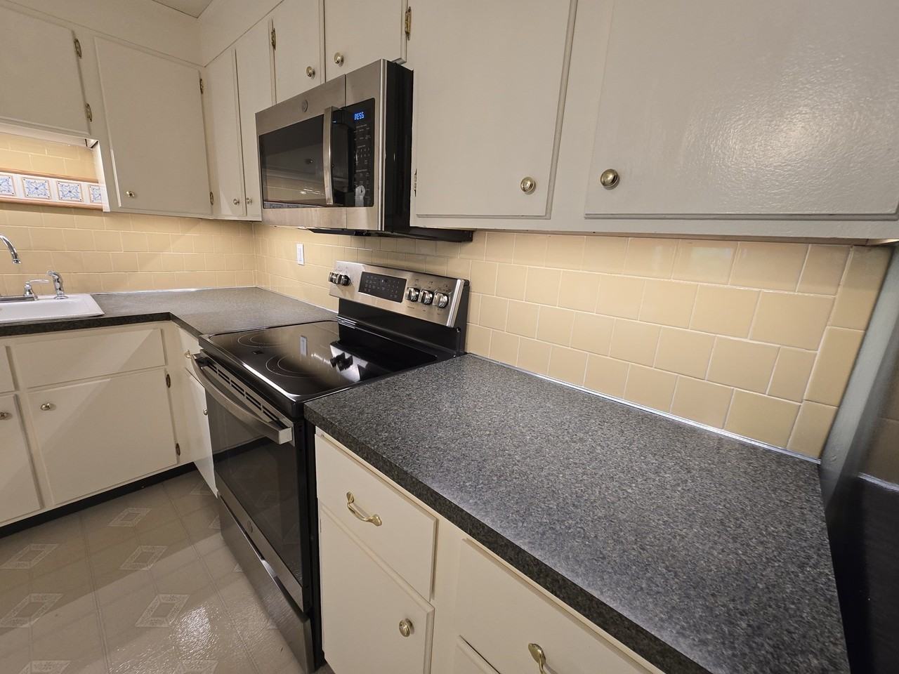 35 Swanson Ct #32D - Photo 3 of 18