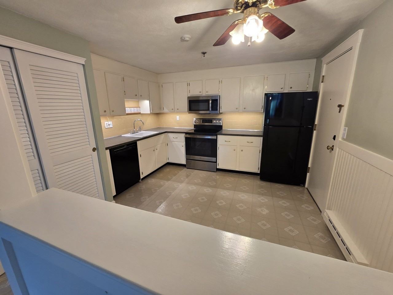 35 Swanson Ct #32D - Photo 4 of 18