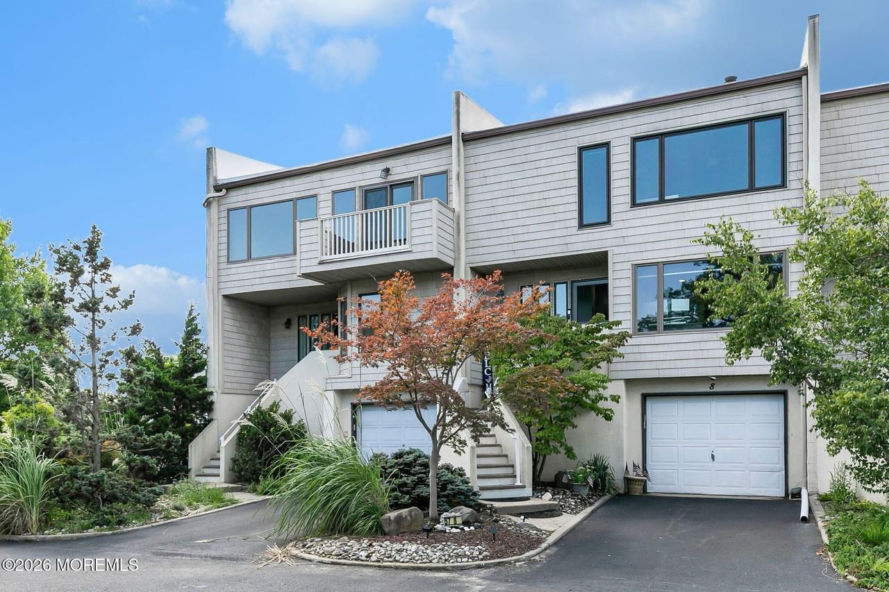 57 Bridgewaters Dr #8