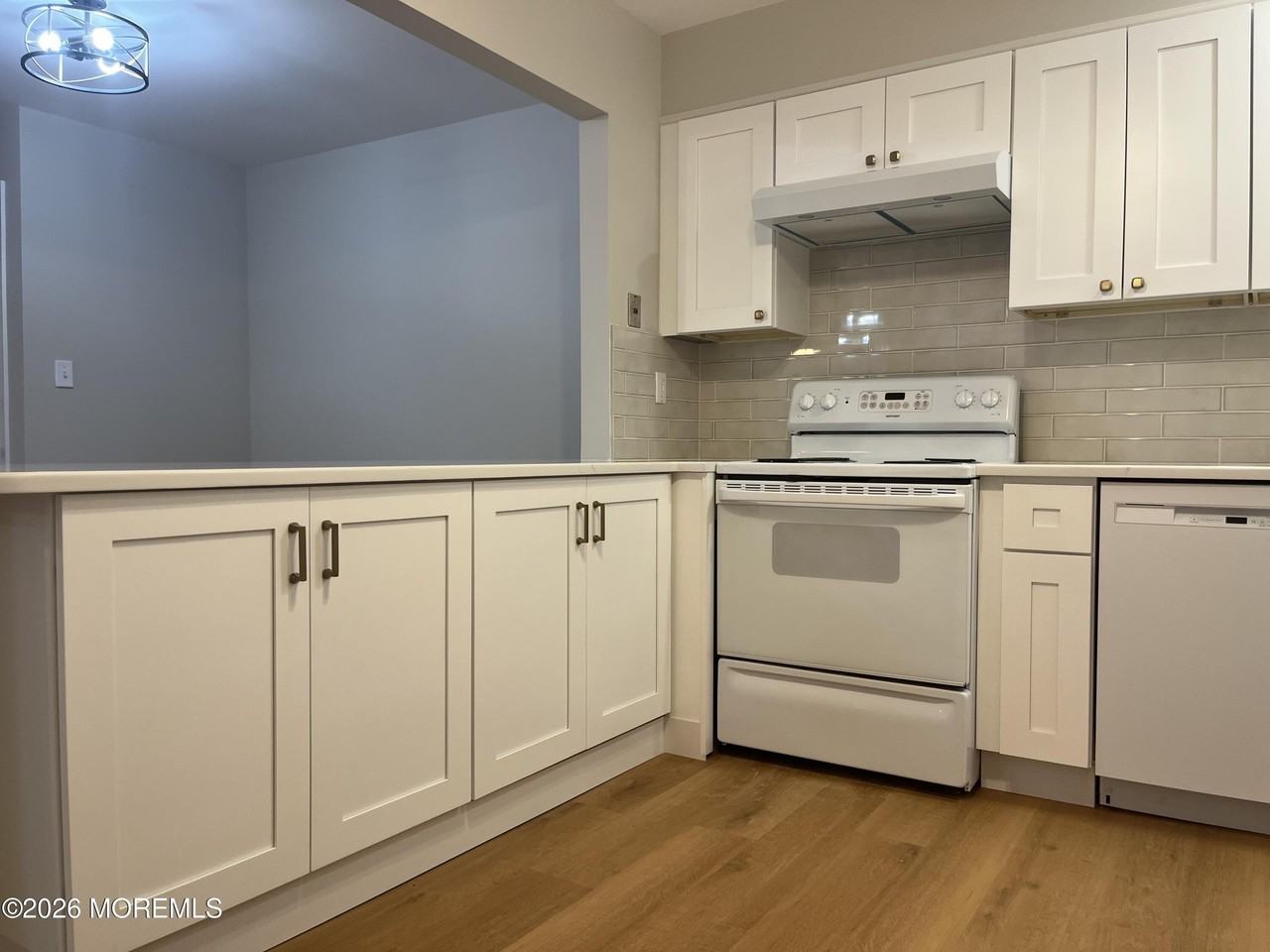 18 Lexington Ct - Photo 7 of 50