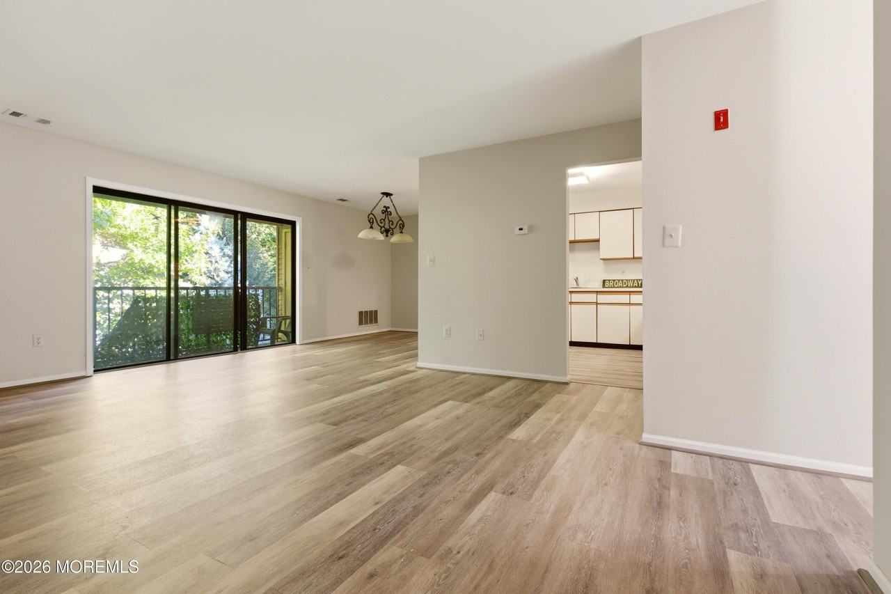 3 Eastwick Ct - Photo 4 of 21