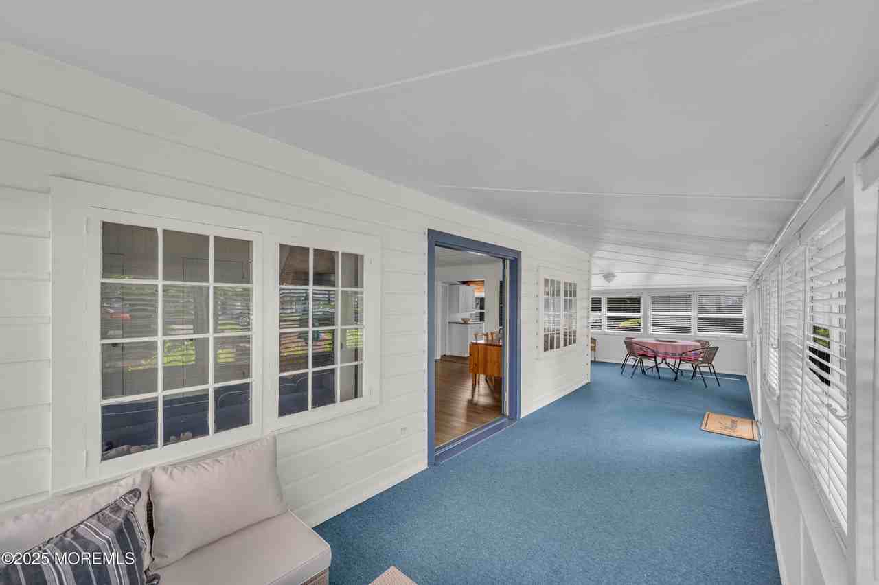 317 Philadelphia Blvd - Photo 6 of 36