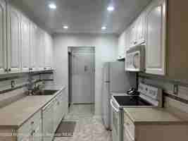 featured image of 5 Pine Cluster Cir #J