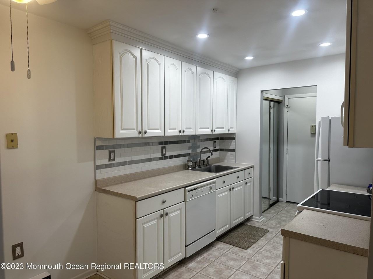 5 Pine Cluster Cir #J - Photo 4 of 15