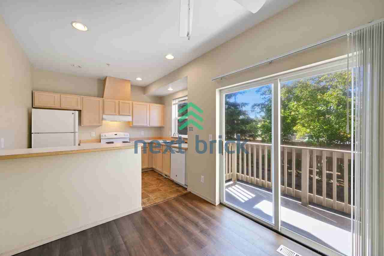 9014 Main St E #A104 - Photo 7 of 20