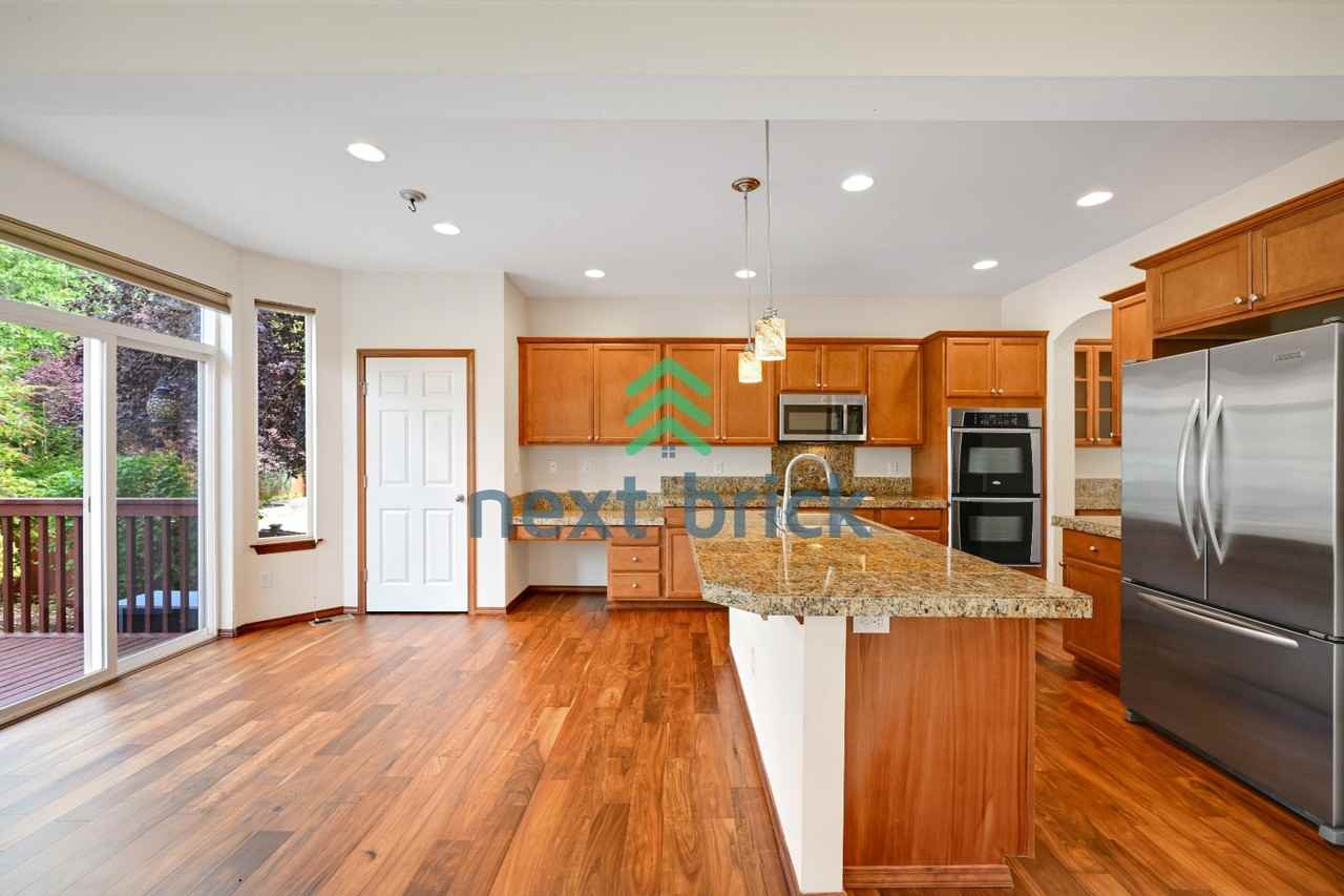 7744 Ne 200th St - Photo 2 of 24