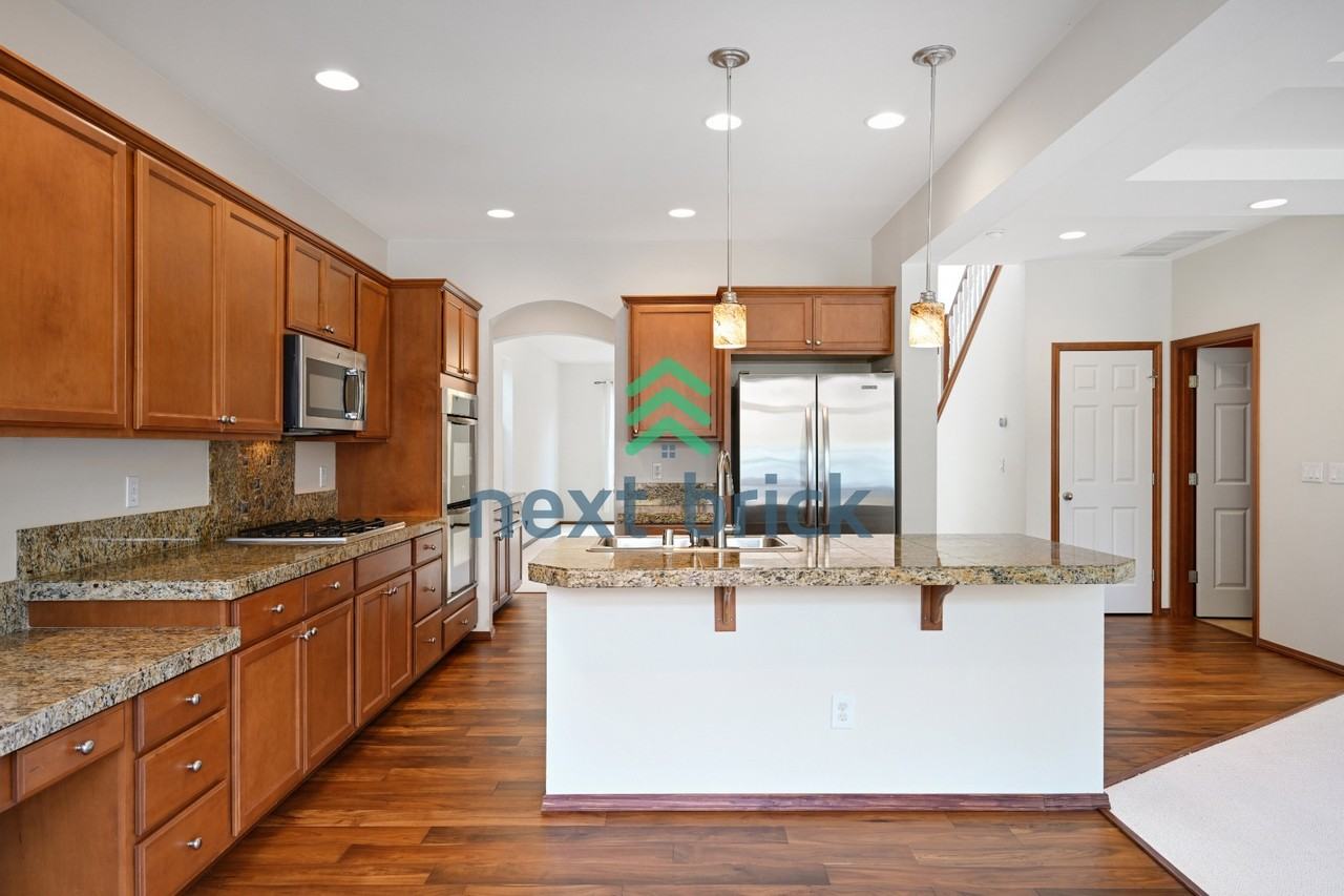7744 Ne 200th St - Photo 4 of 24